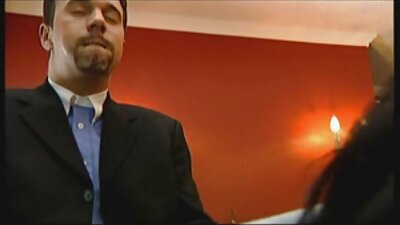 Ein Mann mit einer Frau im deutsche hausfrauen sex filme Herzen wird ihr einen Kuss geben und aufhören