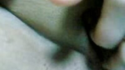 junge flexible Brünette öffnet ihren Kokon und posiert zum Ficken kostenlose deutsche sexfilme