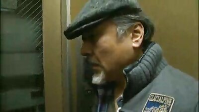 schöne schlanke Blondine mit großen Titten im freien deutsche kostenlose pornos