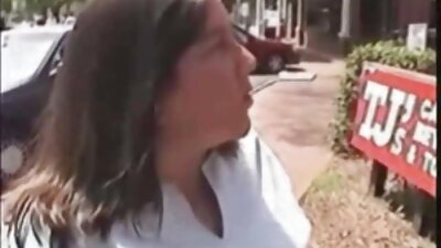 Junge Frau deutsche pornofilme hd lutscht einen Schwanz und nimmt das Sperma ihres Partners mit einem Kuss auf den Mund.